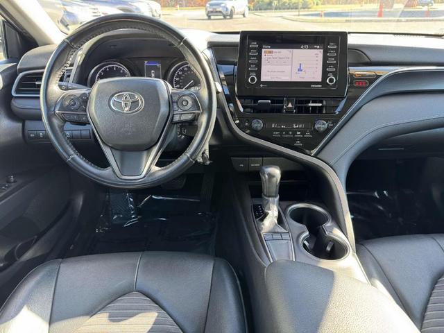2022 toyota camry se