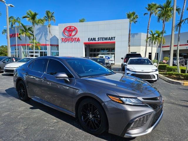 2021 toyota camry xse v6