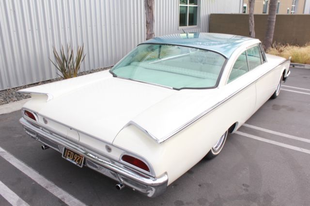 1960 ford starliner two door hardtop bubbletop