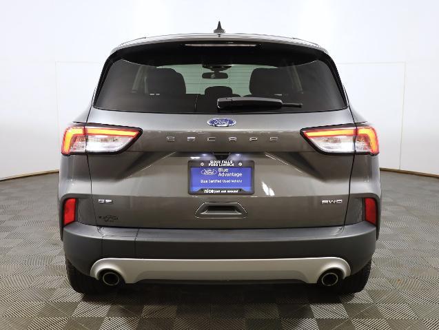2022 ford escape se