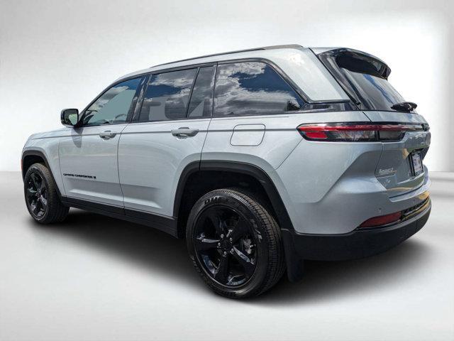 2022 jeep grand cherokee altitude