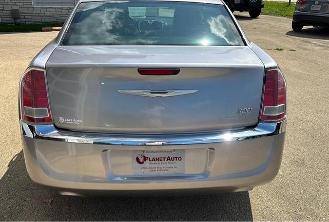 2014 chrysler 300 base