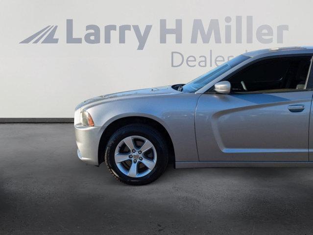 2014 dodge charger se