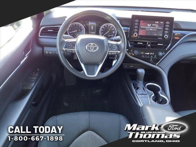 2022 toyota camry le