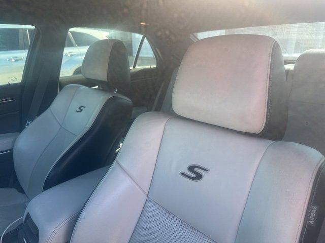 2018 chrysler 300 s