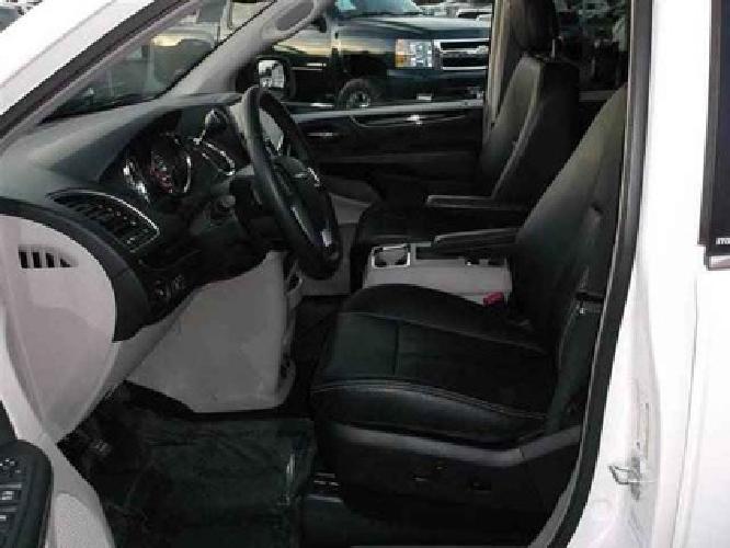 2013 chrysler town & country touring in davis, ca