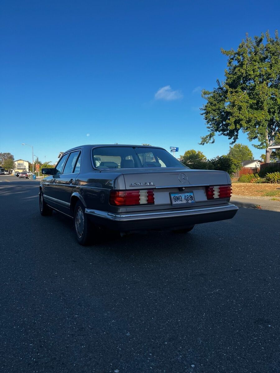 1988 mercedes-benz 400-series brown sel