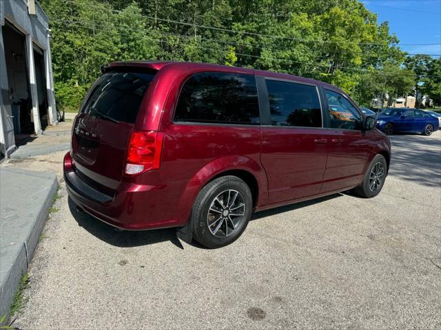 2017 dodge grand caravan se