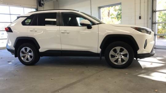 2021 toyota rav4 le