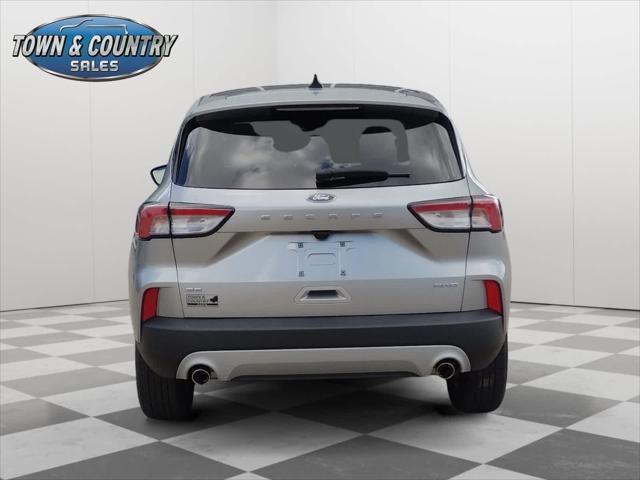 2022 ford escape se
