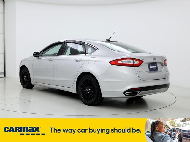 2016 ford fusion se