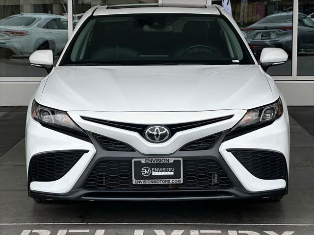 2022 toyota camry se