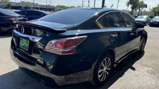 2015 Nissan Altima sport value package