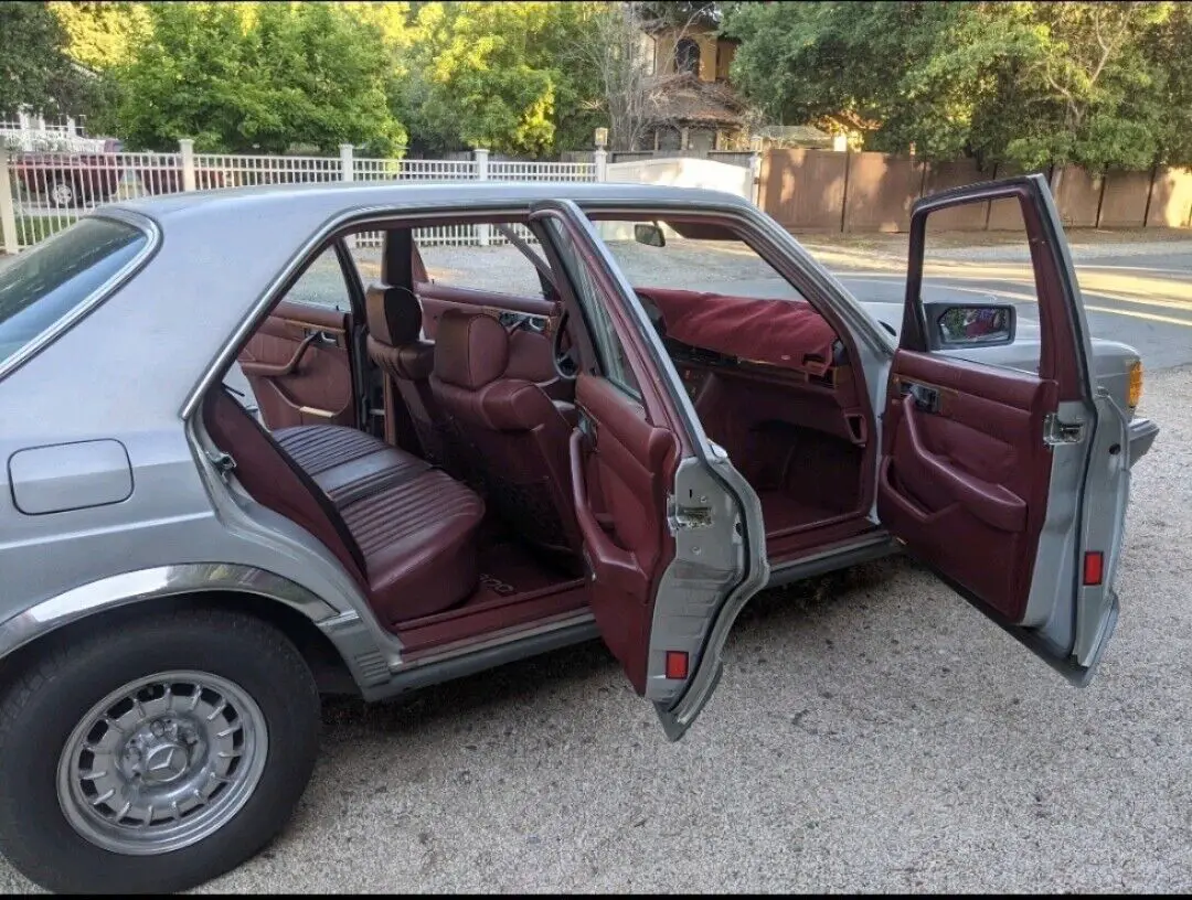 1985 mercedes-benz 300-series sedan grey rwd automatic sd