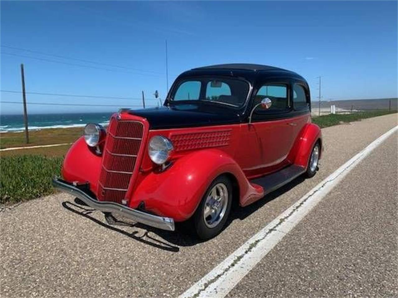 1935 ford sedan