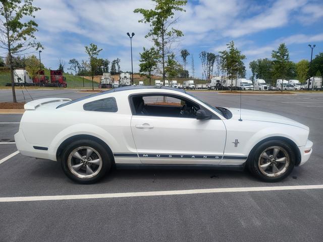 2006 ford mustang base