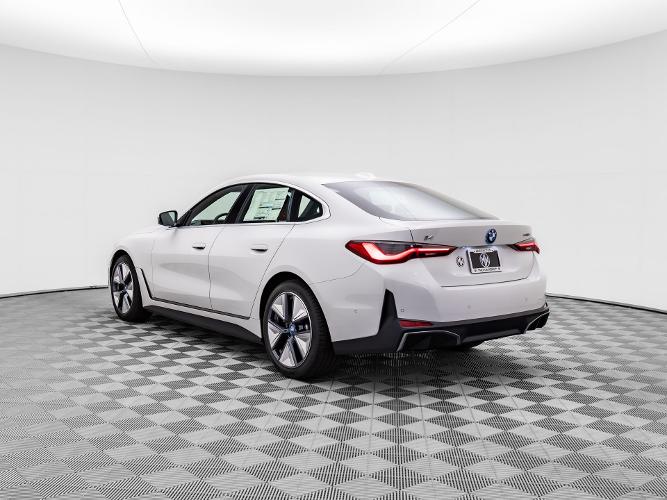 new 2025 bmw i4 xdrive40