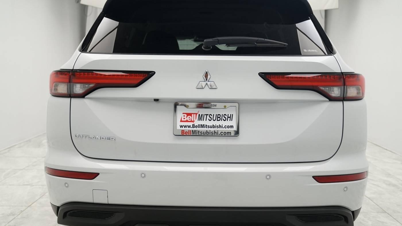 2024 mitsubishi outlander es