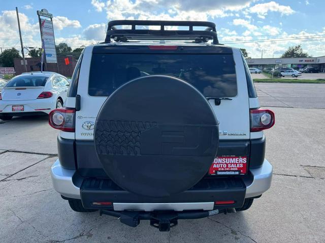 2012 toyota fj cruiser base