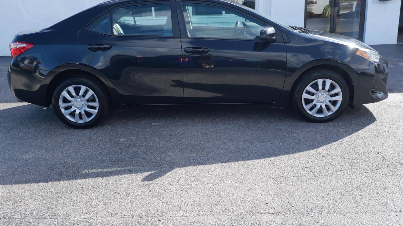 2019 toyota corolla le