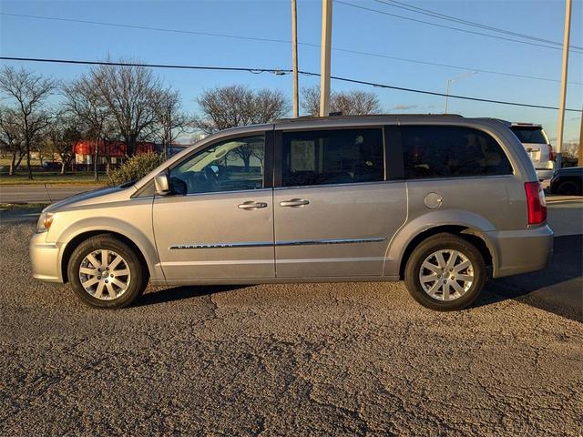 2016 chrysler town & country touring