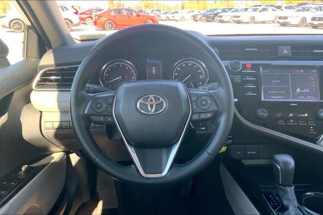 2020 toyota camry se