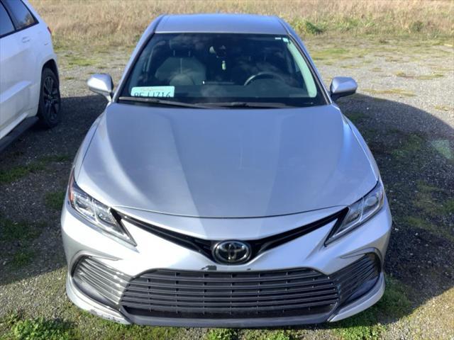 2022 toyota camry le