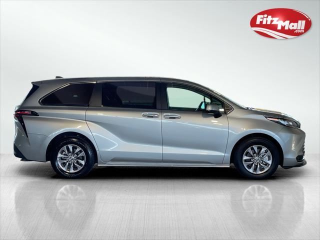 2023 toyota sienna le