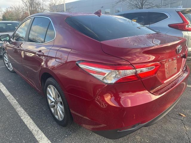 2020 toyota camry le