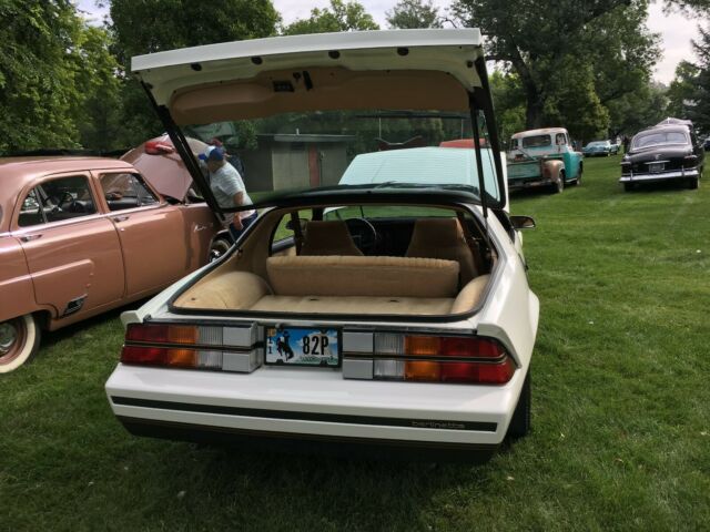1982 chevrolet camaro berlinetta with corvette glass and corvette turbine wheels