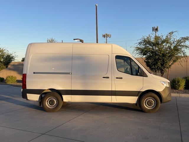 2022 mercedes-benz sprinter 2500 standard roof