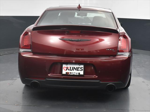 2023 chrysler 300 c