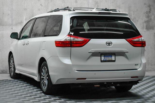2018 toyota sienna limited