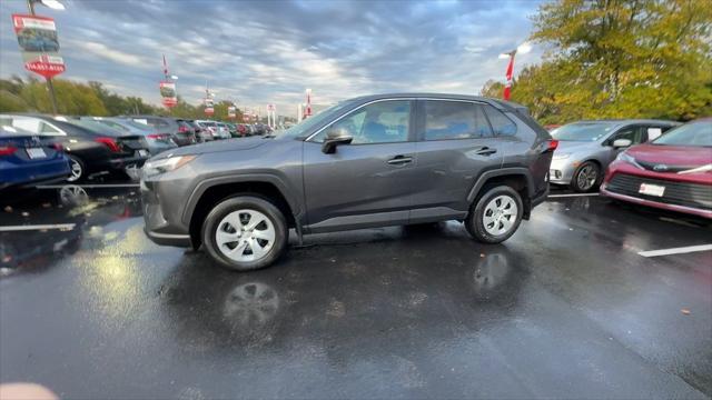 2023 toyota rav4 le