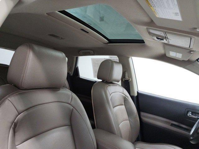 2012 nissan rogue sv