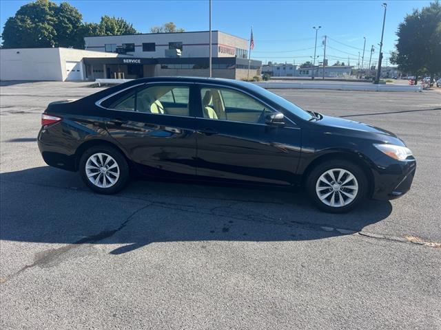 2017 toyota camry le