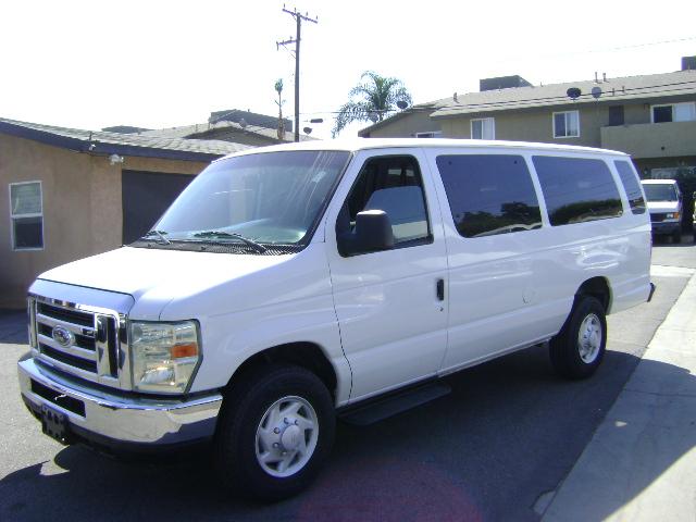 2008 ford e350 super duty xlt extended wagon