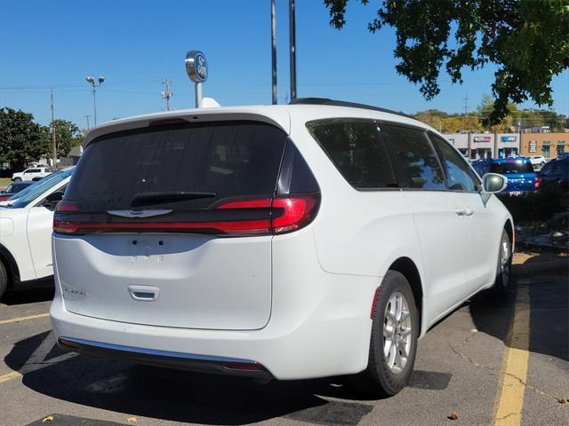 2022 chrysler pacifica touring l