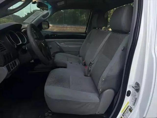 2013 toyota tacoma base