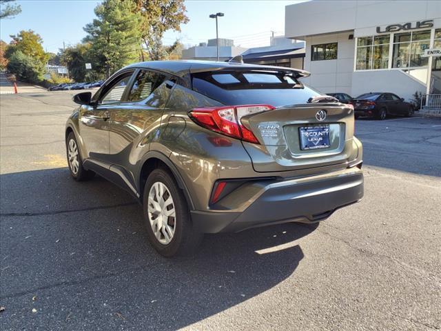 2021 toyota c-hr le