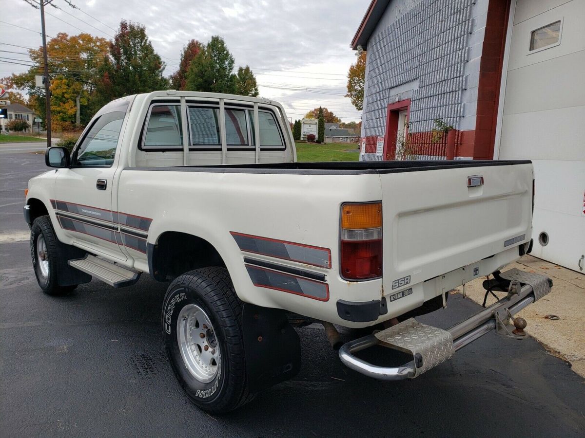 1990 toyota hilux pickup jdm diesel
