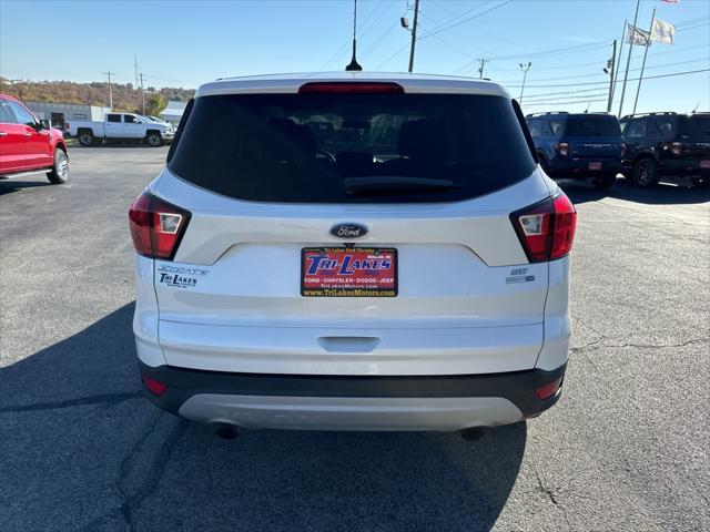 2019 ford escape se