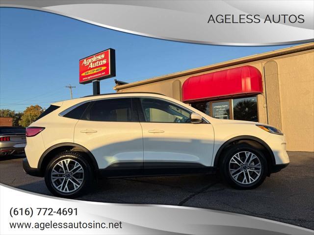 2022 ford escape sel