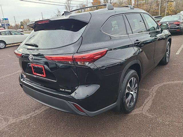 2022 toyota highlander xle