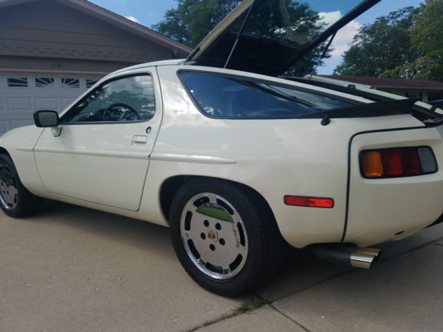 porsche 928s 5 speed manual transmission excellent condition "garage find" clean