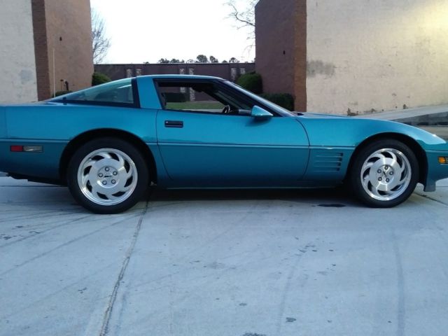 1993 chevrolet corvette rare turquoise metallic with only 47,000 miles!!!