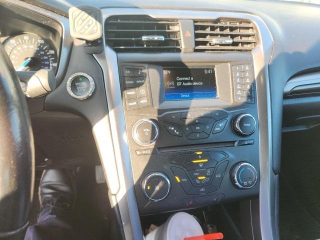 2017 ford fusion se