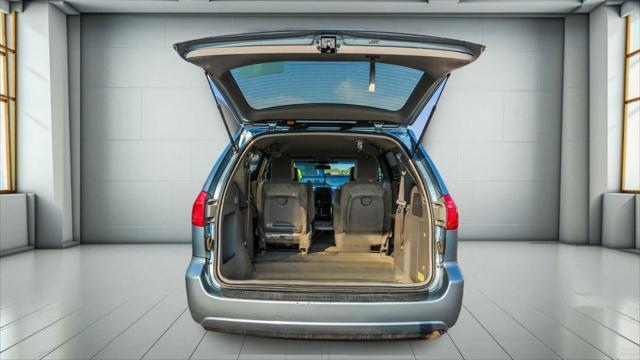 2009 toyota sienna le