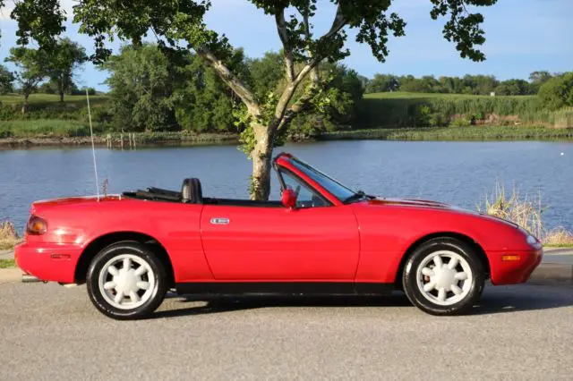 1990 mazda mx-5 miata convertible 65k original miles 1-owner garaged no reserve