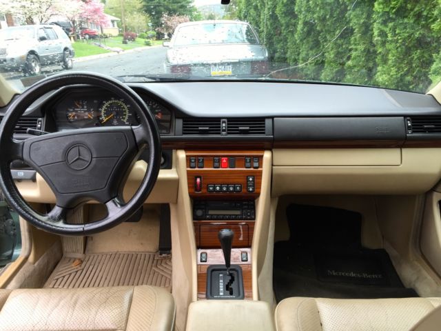 1994 green mercedes e320